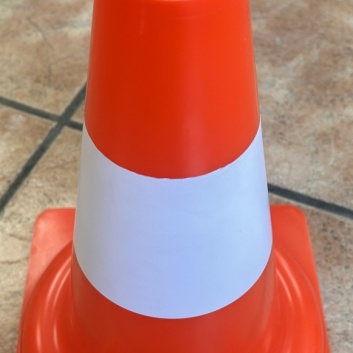 Konuss elastīgs PVC 300mm ar 1 baltu joslu