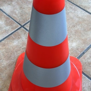 Konuss elastīgs PVC 500mm, 2 atstarojošas lentas
