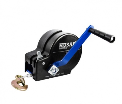 BST R 1200 lbs - Rokas vinča ar tērauda trosi un apvalku HUSAR
