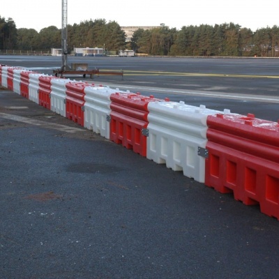 Triecientestēta barjera RB22