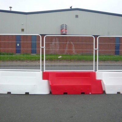 Plastmasas barjera ar žoga paaugstinājumu Strongfence 2m