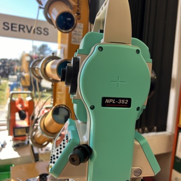 Mazlietots tahimetrs Nikon NPL 352 (Kalibrēts)