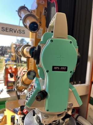 Mazlietots tahimetrs Nikon NPL 352 (Kalibrēts)